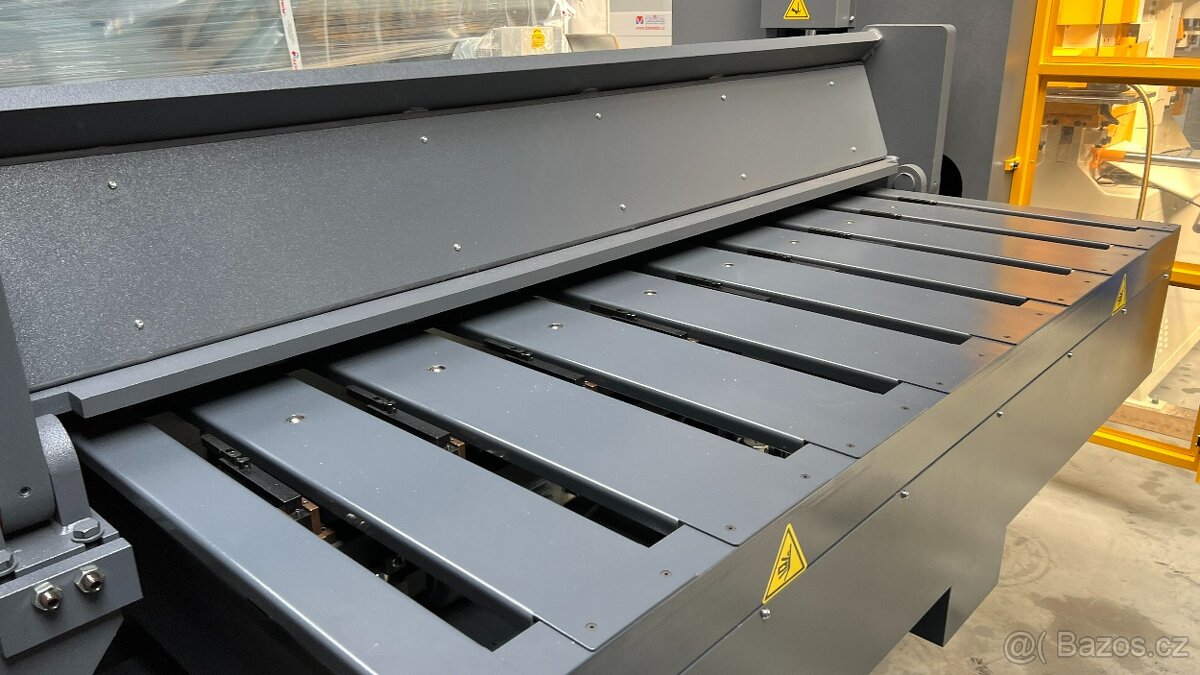 Hydraulická NC ohýbačka plechu FINTEK, model VH-0665 HC - 6