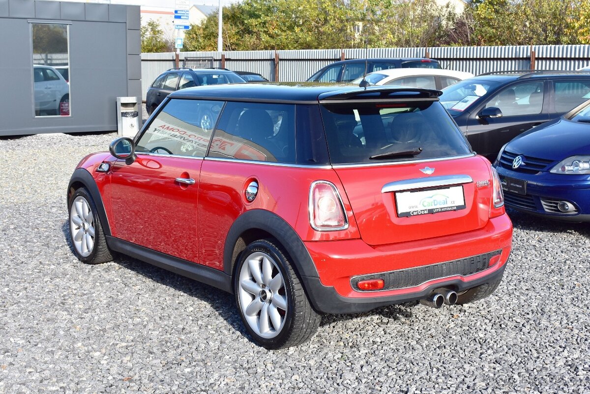 MINI COOPER S R56,PO ROZVODECH,KŮŽE,NAVI,VÝH.SEDAČEK,TOP - 6