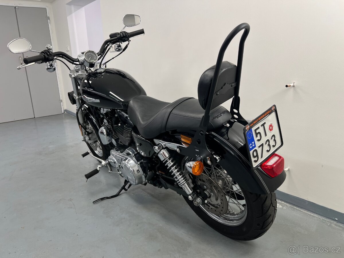 Harley-Davidson Sportster 1200 Custom - 6