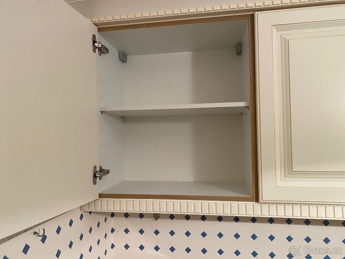 Moderní kuchyňská linka bez spotřebičů - 6