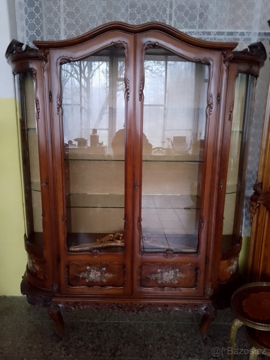 Vitrína - 6