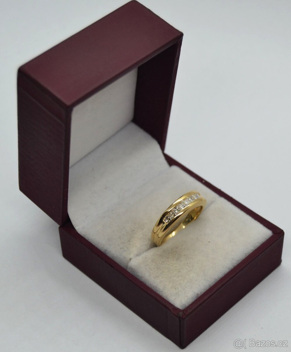 Zlatý prsten osázený brilianty celkem 0.45 ct - 6