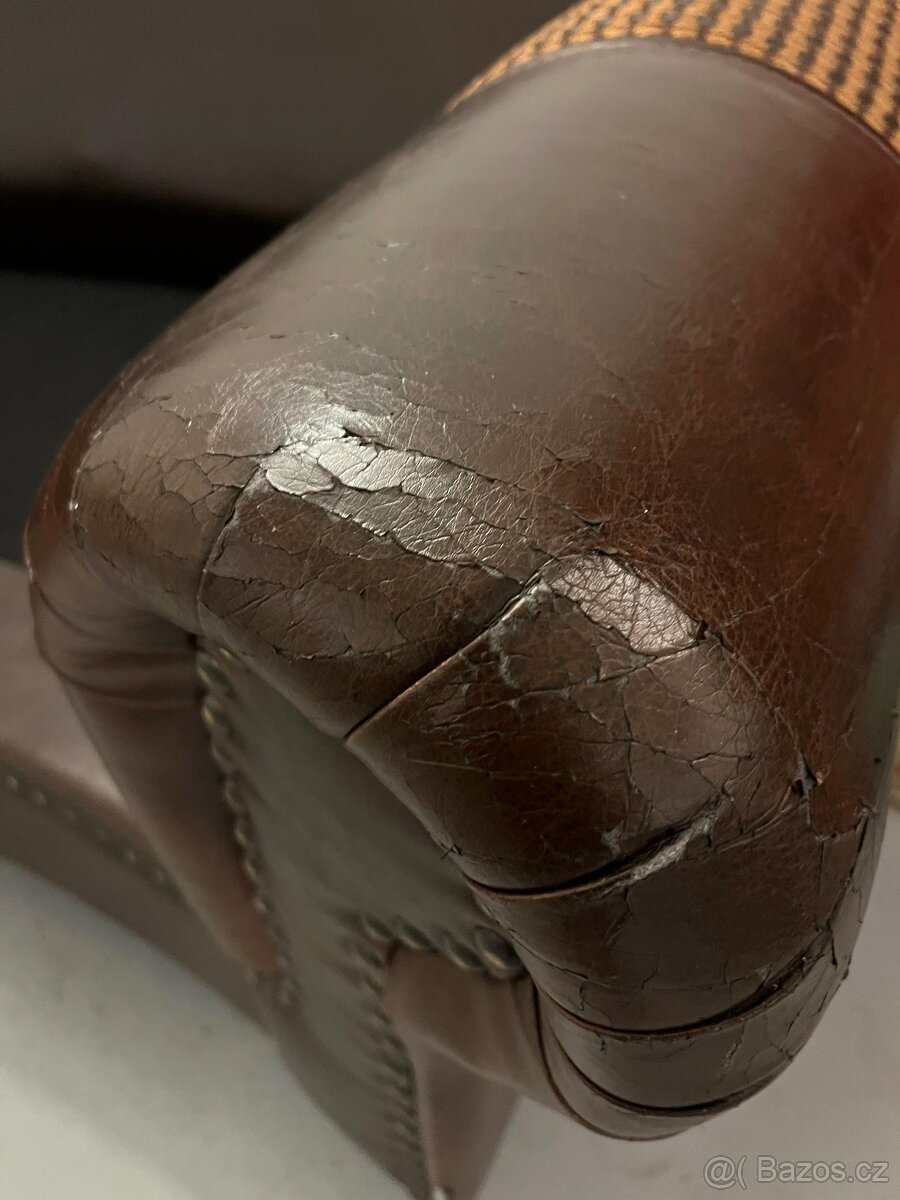 Pohodlný hnědý gauč v retro stylu, koženka-látka - 6