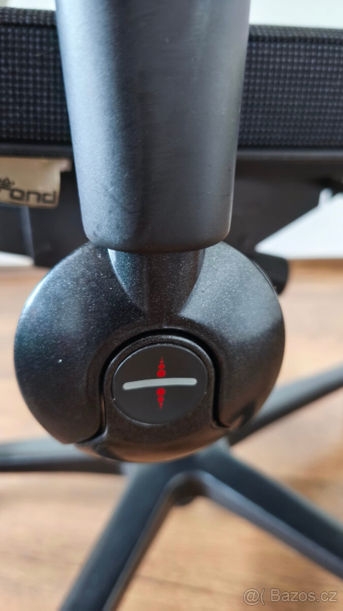 Pohodlná a všestranná kancelářská židle Ahrend - 6