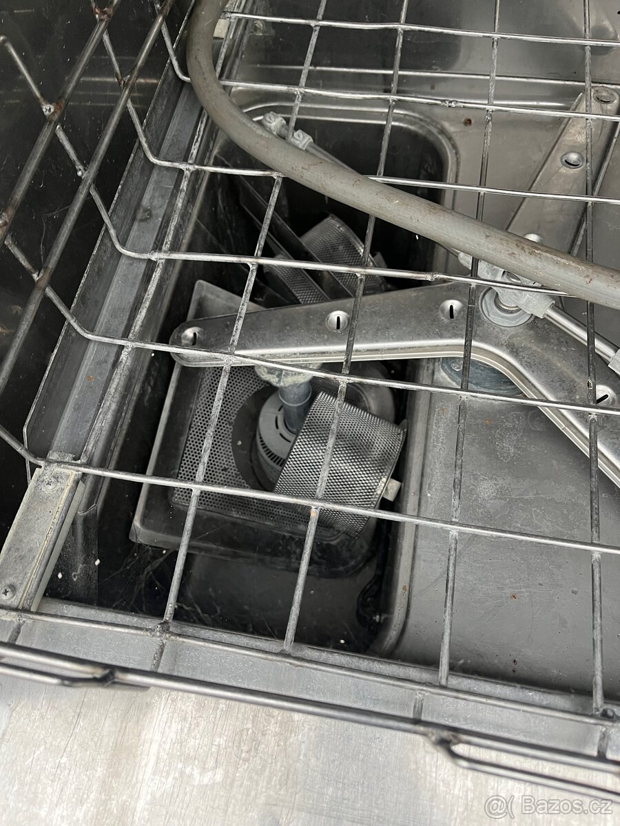 Myčka na černé nádobí - 6