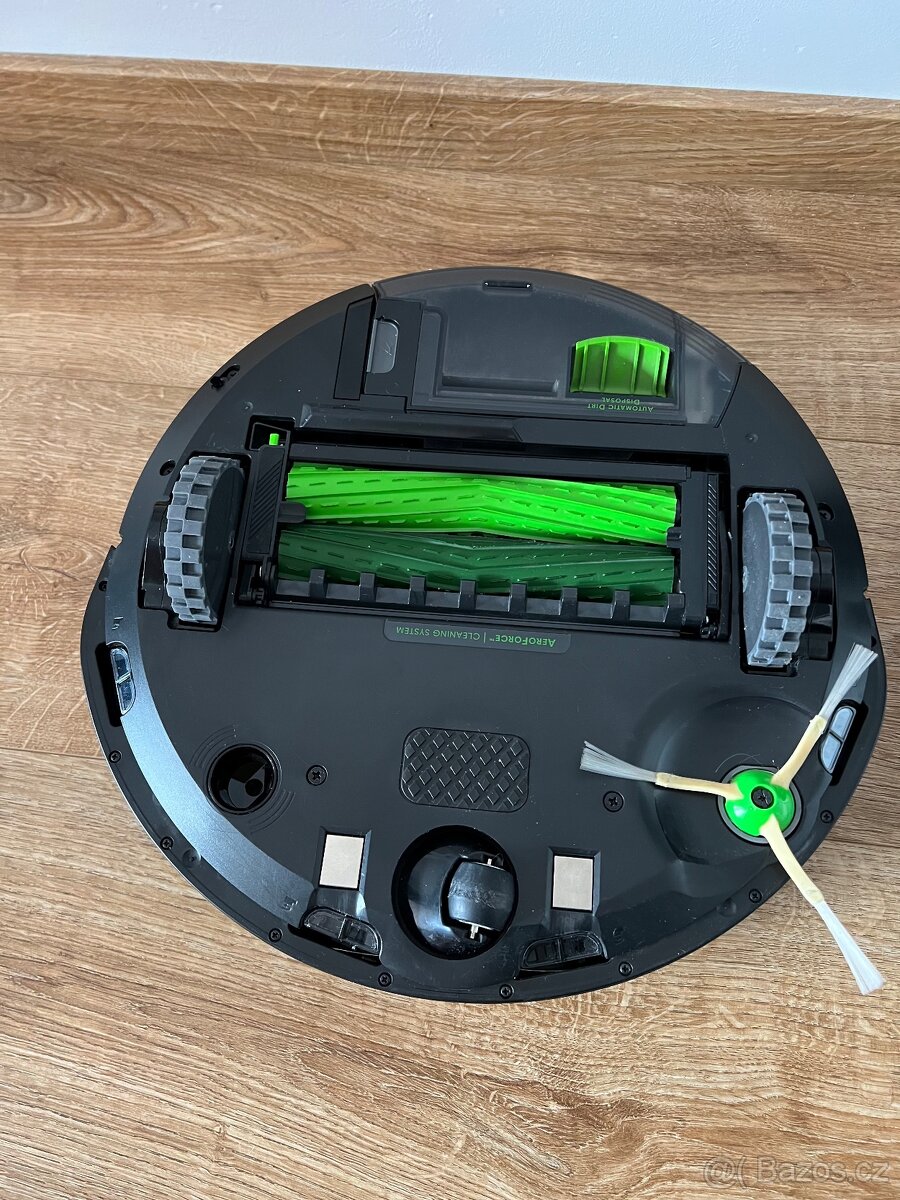 Irobot roomba i4 a čistící stanice CleanBase - 6