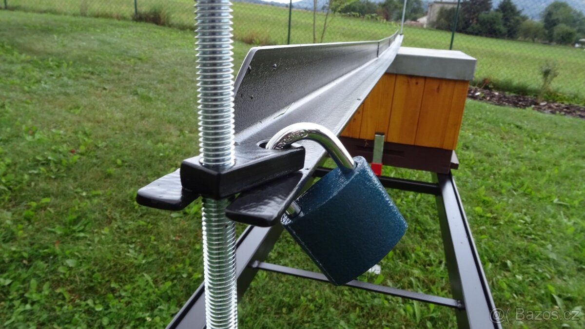 Stojan pod včelí úly - 6