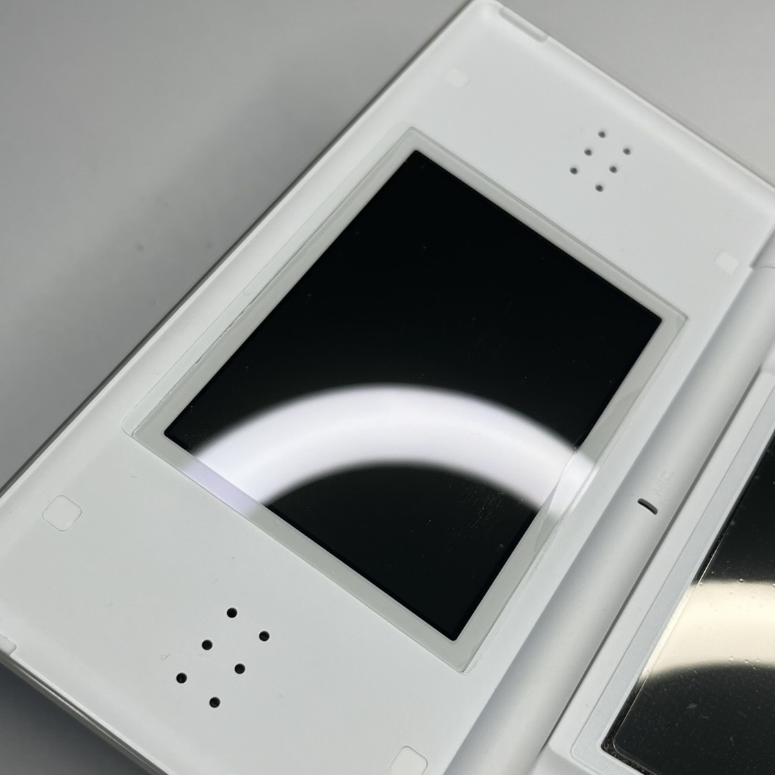 Nintendo DS Lite - Polar White - 6