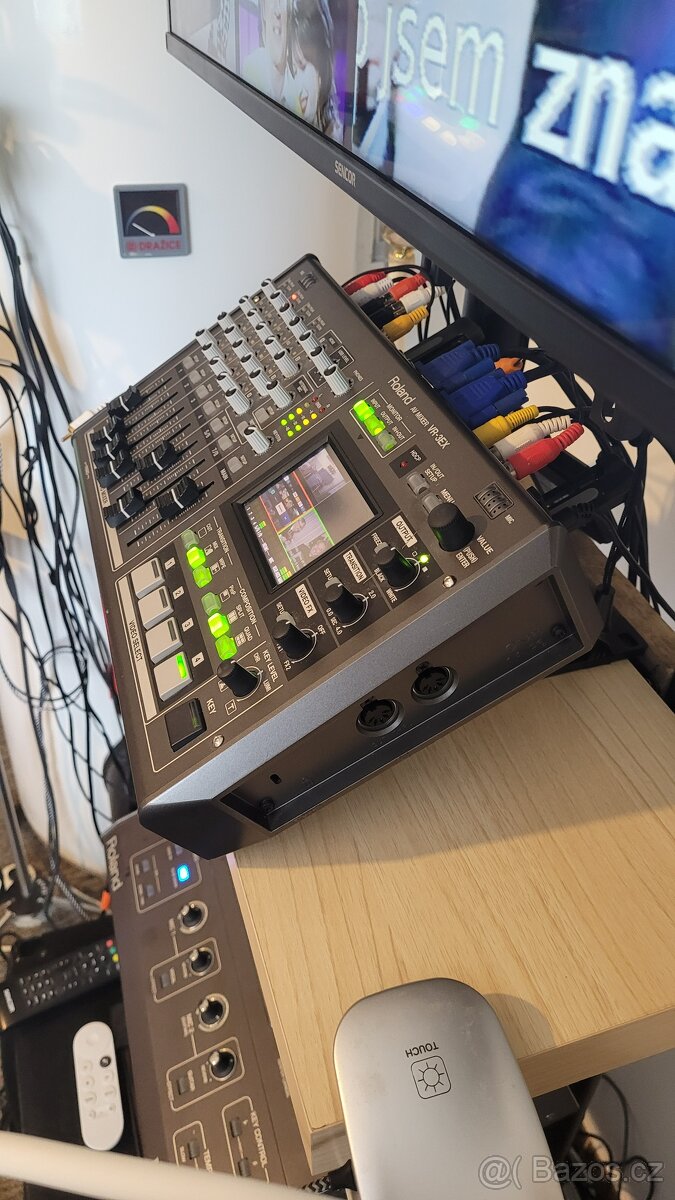 Prodám AV mixer Roland VR-3EX - 6
