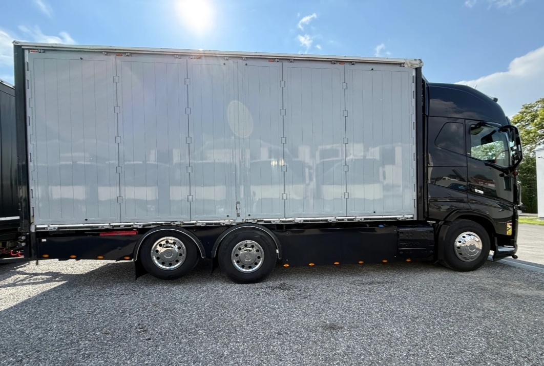 Volvo FH16 660 6x2 E6 - souprava skříň - 6