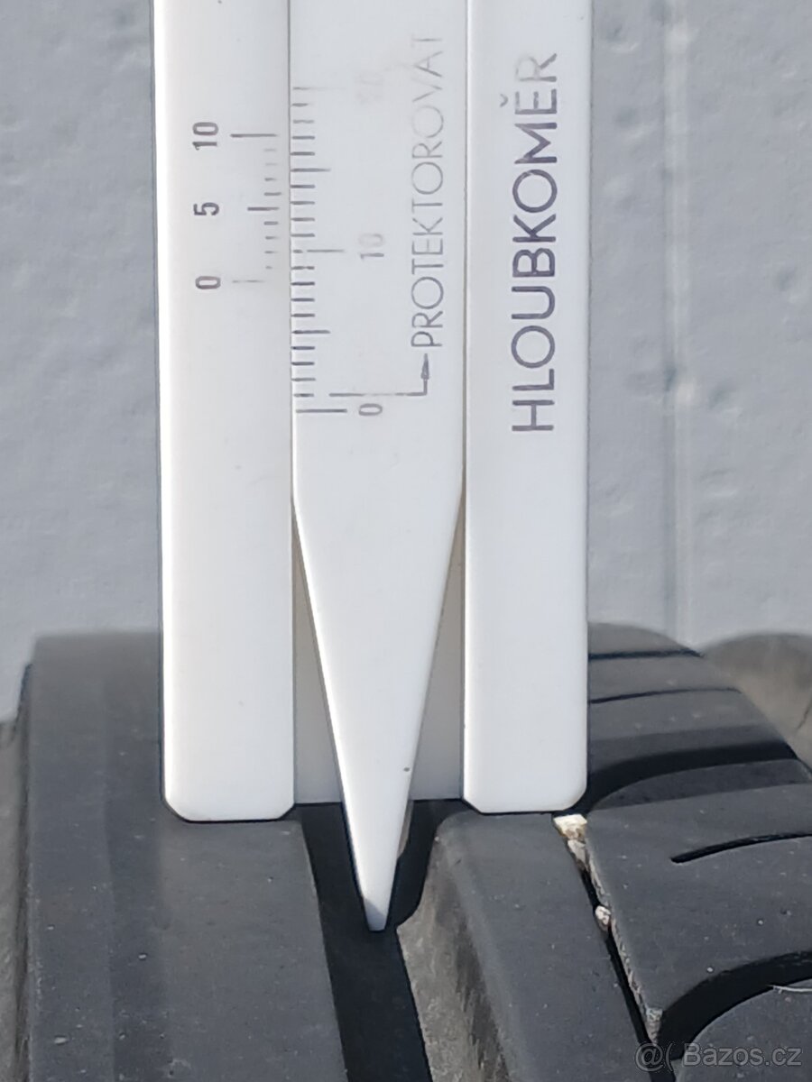 Pěkné letní pneu Hankook 235/55/18 vzorek 8mm - 6