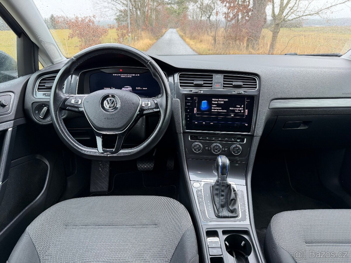 Volswagen e-Golf 100kW FCL/TČ/VIRTUAL/KESSY/DPH - 6