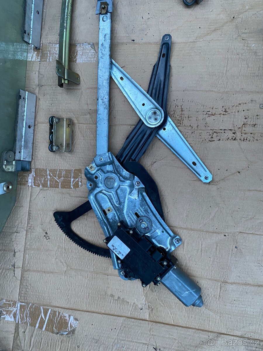 Díly z pravých dveří bmw e36 coupe - 6