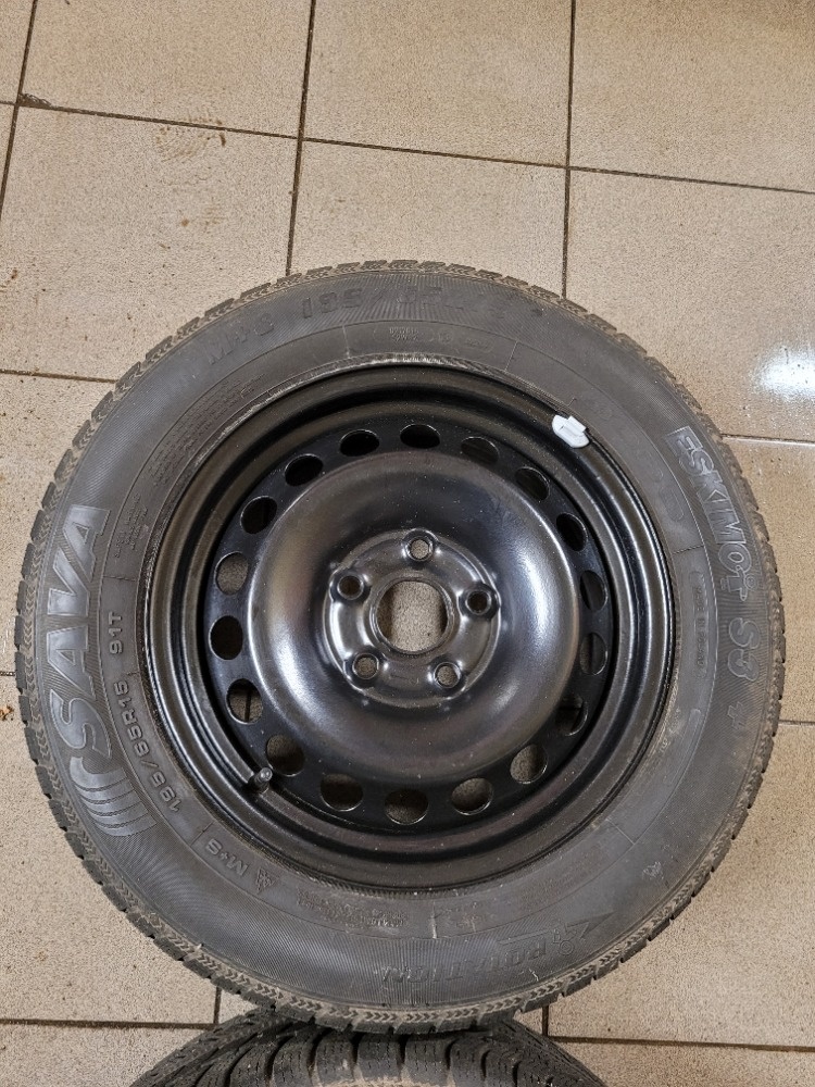 Plechové disky, včetně zimních pneumatik 195/65 R15 - 6