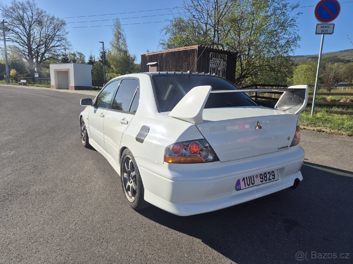Mitsubishi lancer EVO 8 - 6