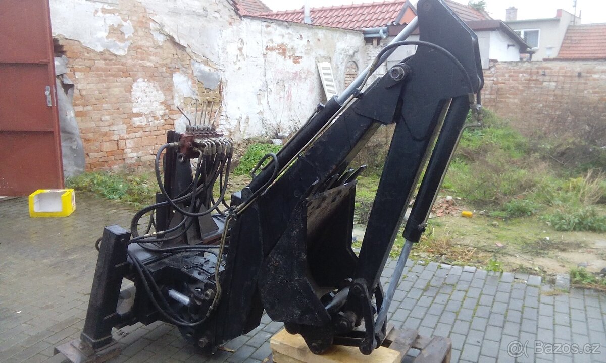 Smykový nakladač - 6