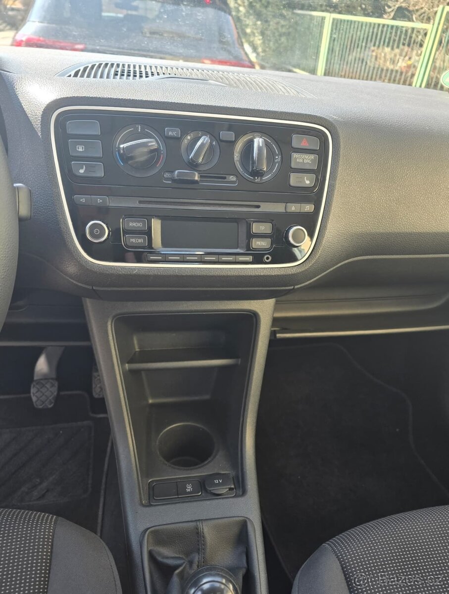 VW UP, r.v. 2015 - 6