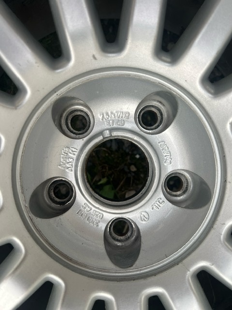 VW Alu kola 17" - 6