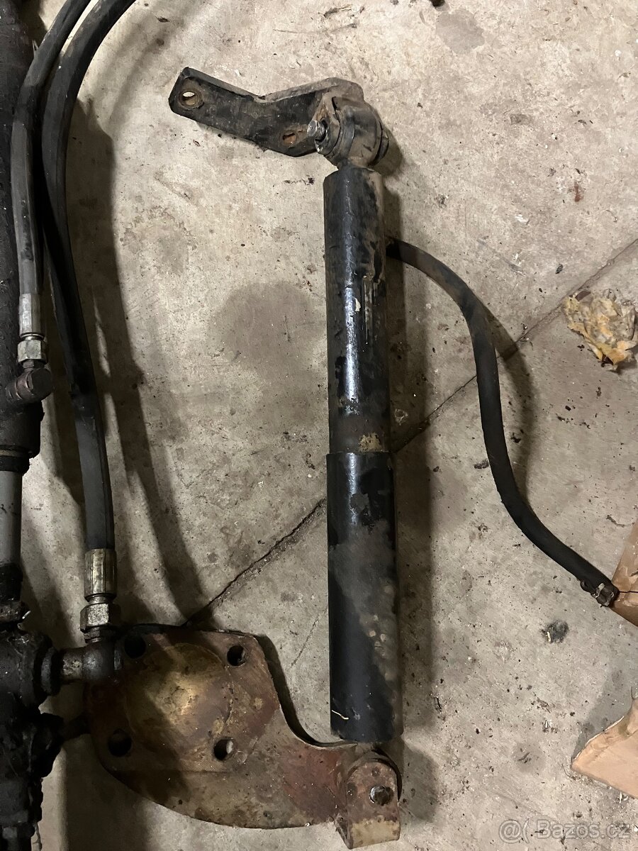 Posilovač řízení zetor - 6