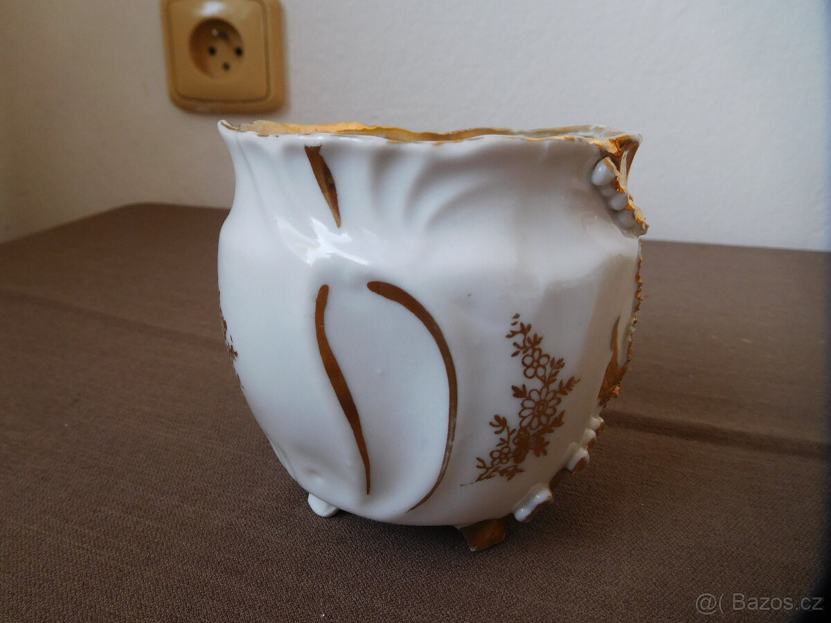 SECESNÍ PLASTICKÝ HRNEK - 6