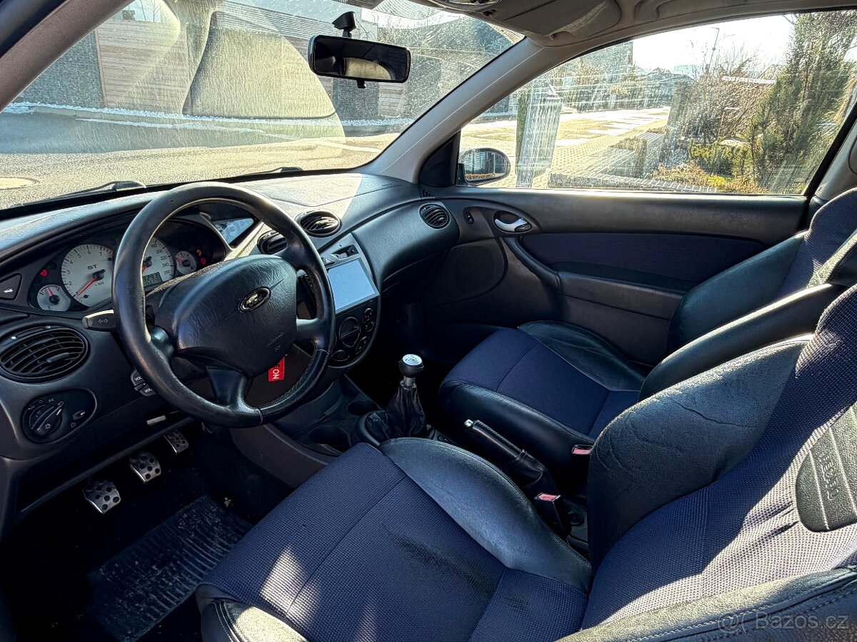 Ford Focus ST170 2.0 16v - 6