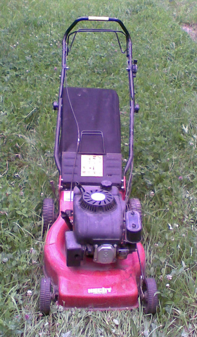 Prodám sekačku s pojezdem Hecht - 6