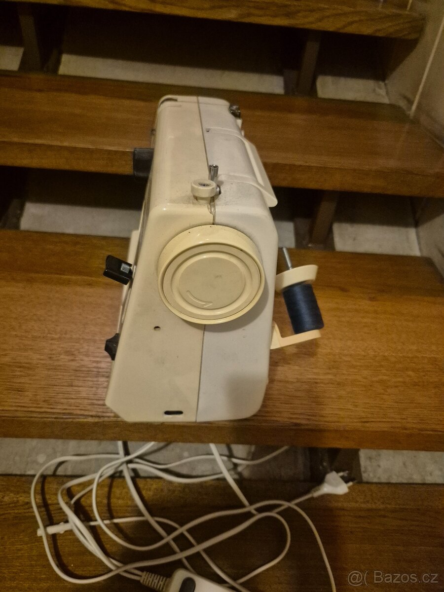 Kompaktní elektrický šicí stroj Jaguar 271 - 6