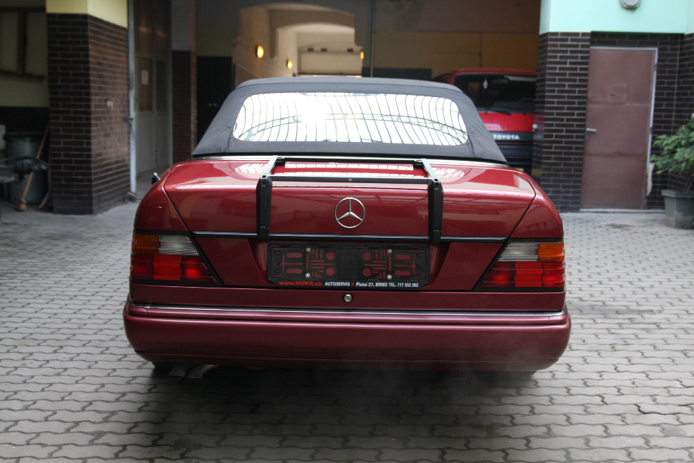 Mercedes Benz 124 300 CE 24V Cabrio - 6