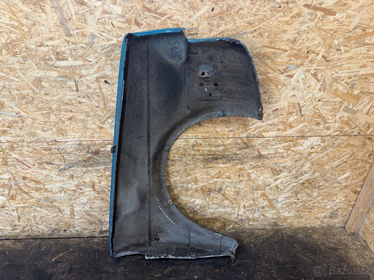 LEVÝ PŘEDNÍ BLATNÍK VOLKSWAGEN GOLF 2 - 6