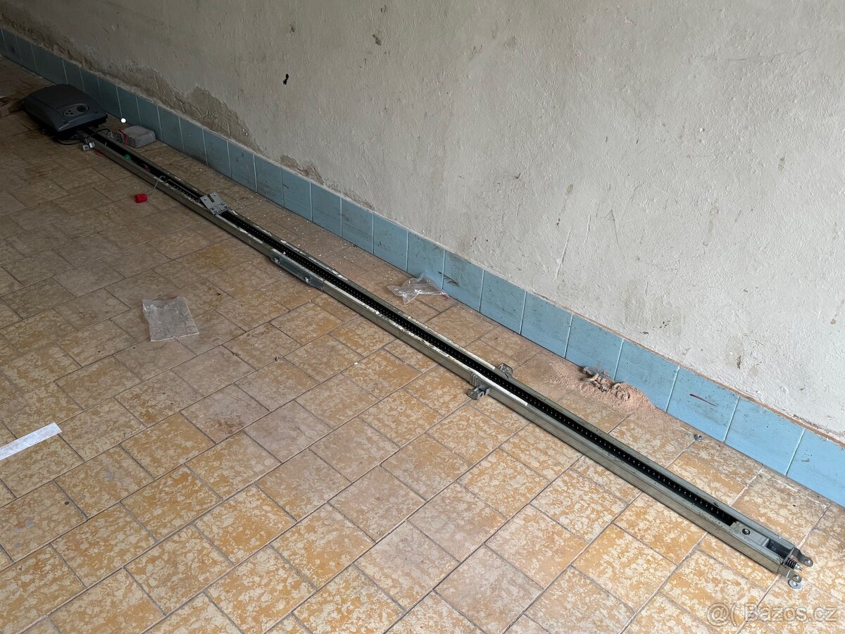 Marantec Comfort 250.2 Pohon garážových vrat - 6