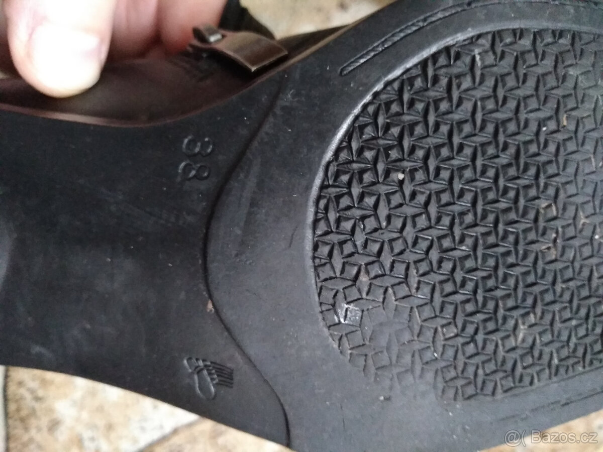 Dámské zimní boty kožené s hustým kožiškem - 6