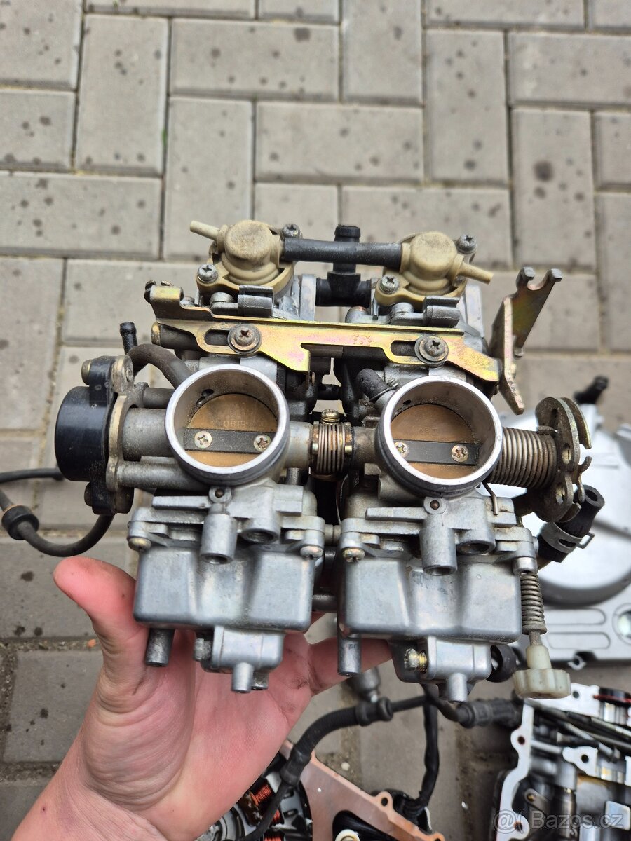 Suzuki XF 650 Freewind - motor / dily - 6