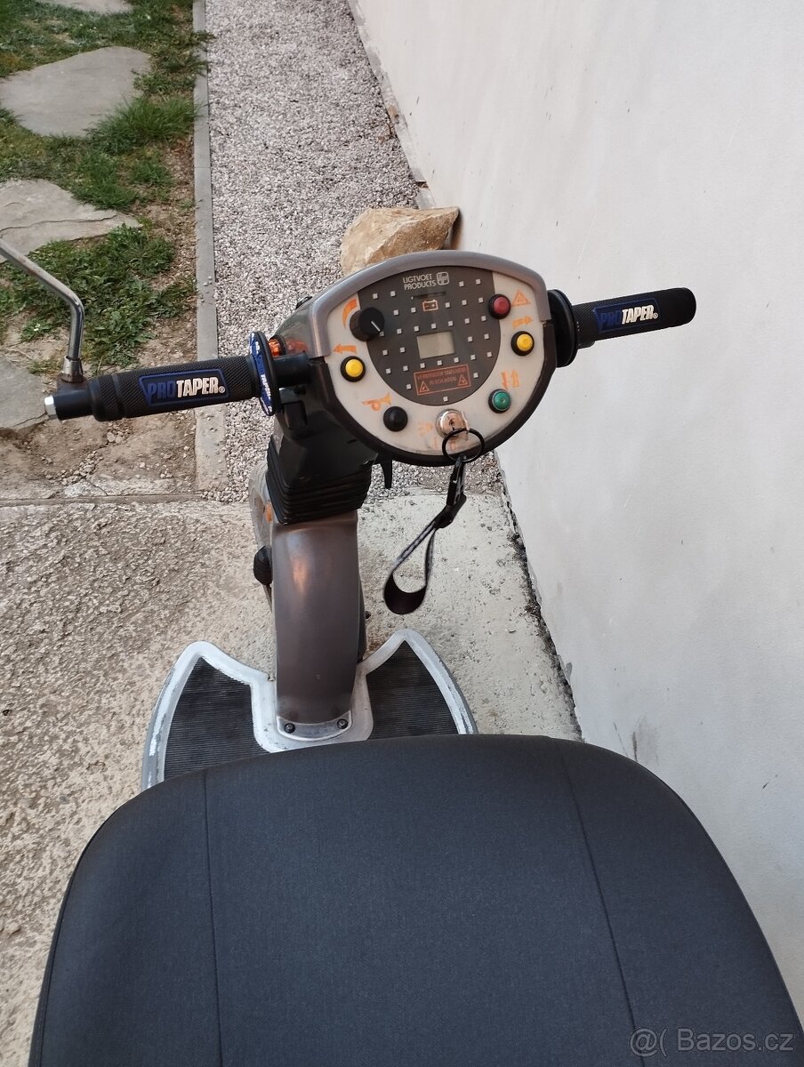 Prodám invalidní elektro vozík - 6