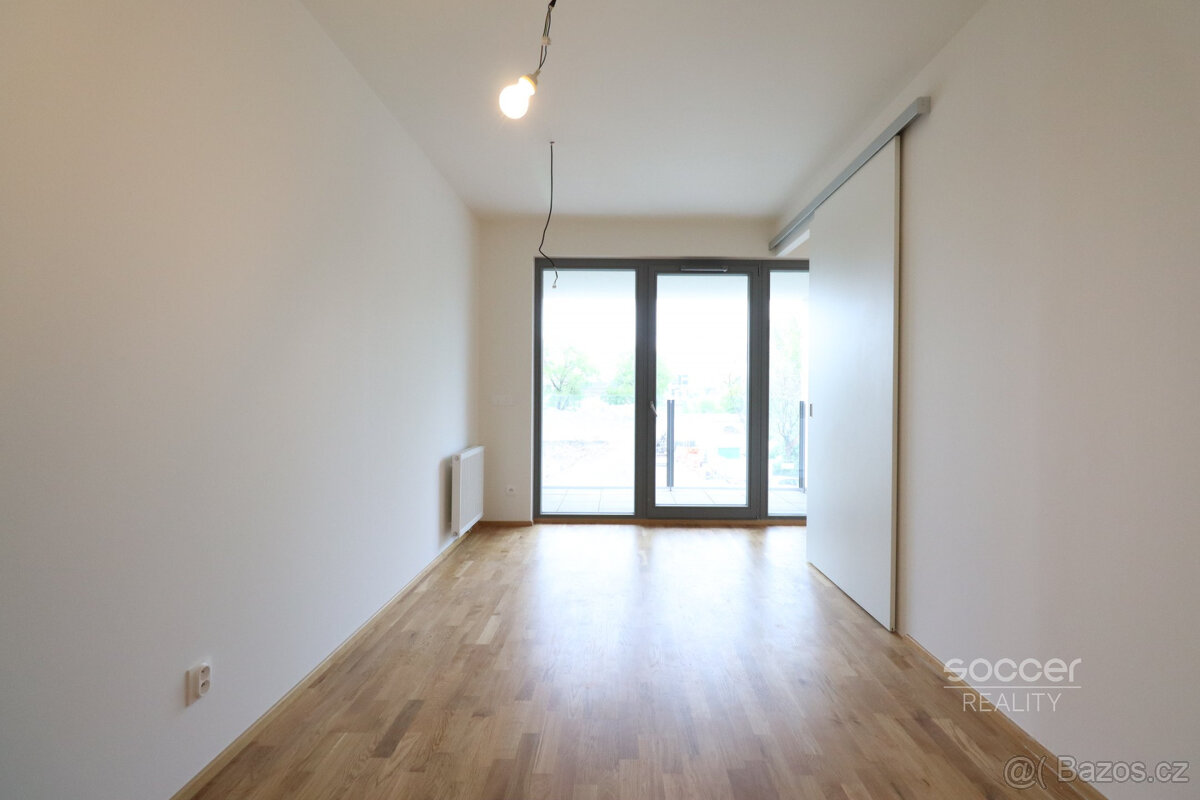 Pronájem bytu 2+kk/B, 46 m2 + 5 m2 balkon, ulice Breitfeldov - 6