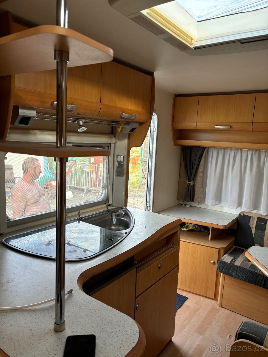 Prodám Karavan beyerland Sprinter 420 L-B - 6