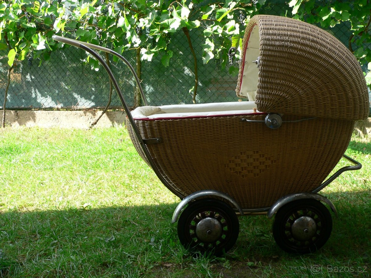 Retro kočárek proutěný pro panenky prodám nebo vyměním - 6