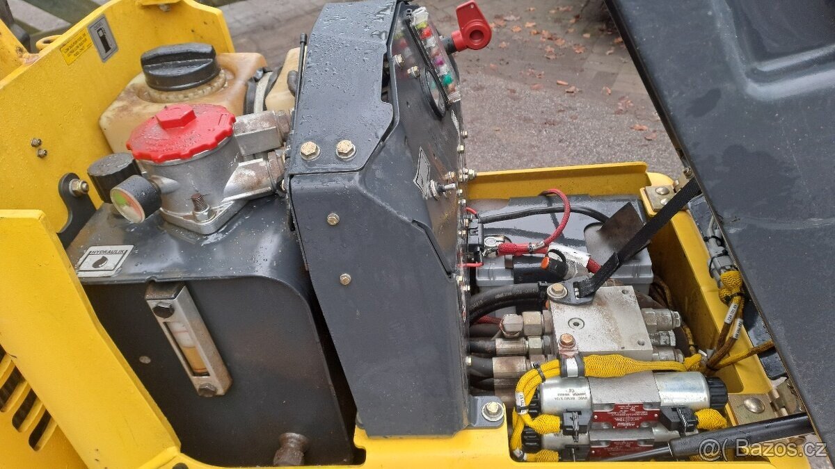 JEŽKOVÝ VÁLEC BOMAG BMP 8500 - 2016 - 6