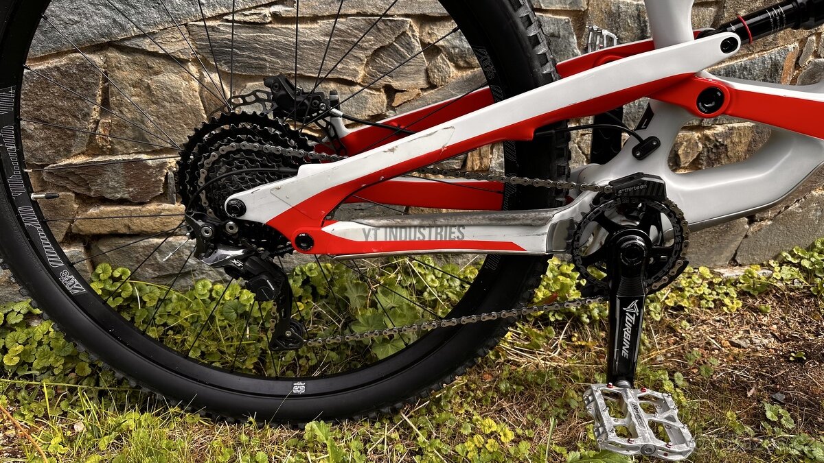 YT Capra CF pro 29” / L - 6