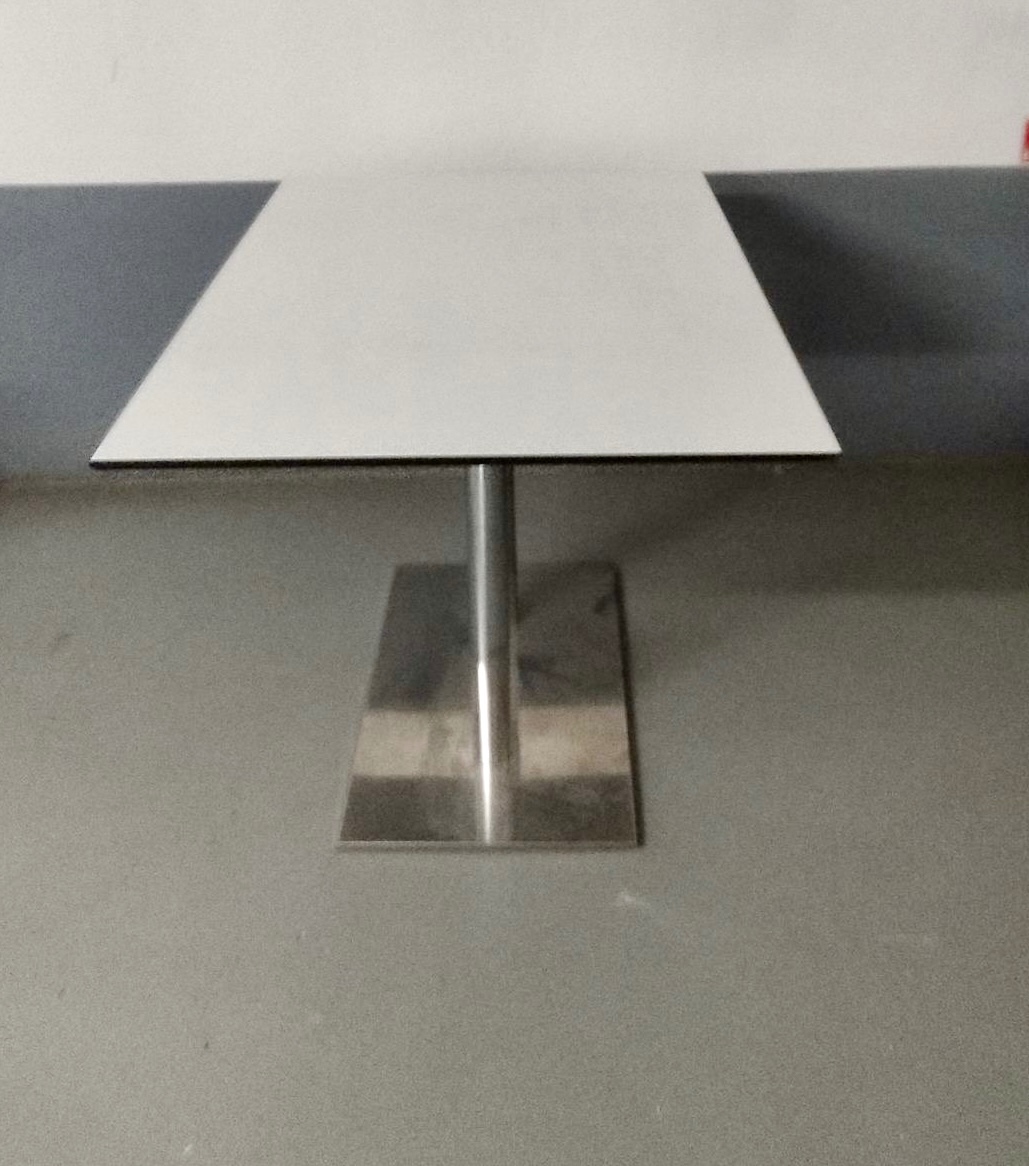 Jídelní stoly 5 ks - 6