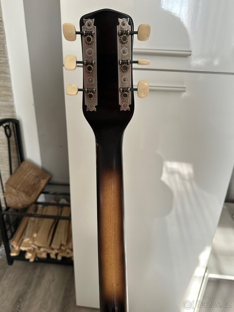 Kytara Gibson - 6