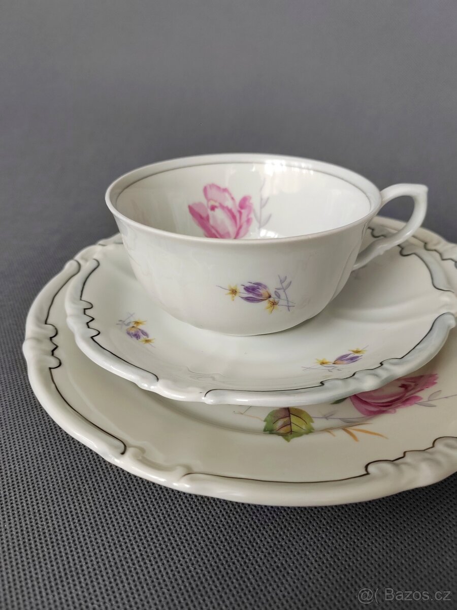 Klasická porcelánová čajová sada s jemným květinovým decorem - 6