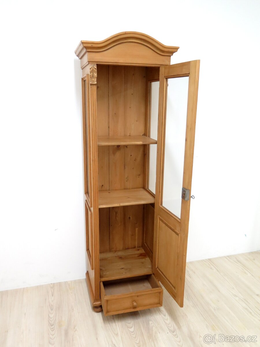 Krásná stará vitrína - 6