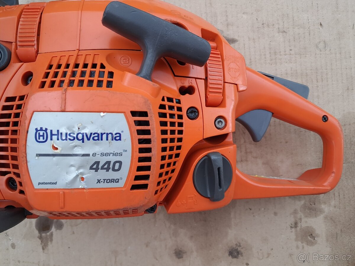 Husqvarna 440 motorova pila zaruce - 6
