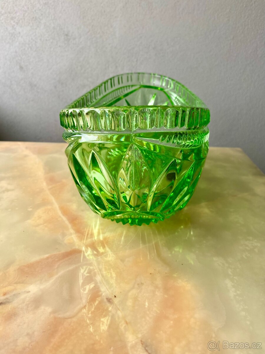 Zelená Skleněná Mísa Na Stůl - 6
