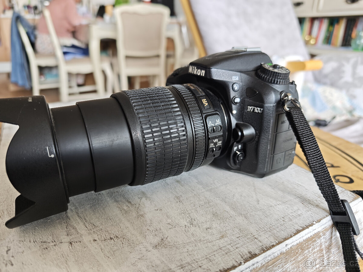 zrcadlovka NIKON D7100 s příslušenstvím a objektivem - 6