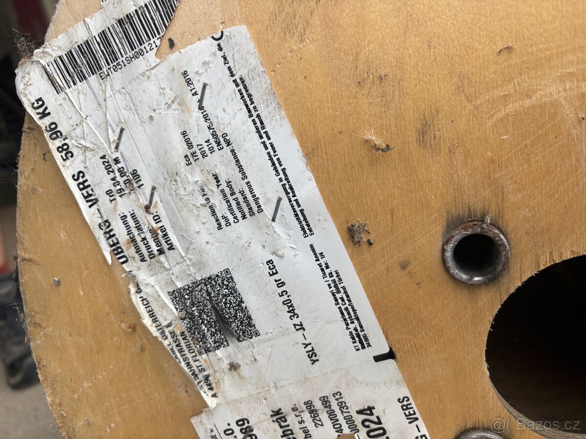 Kabel na dřevěné cívce - 6