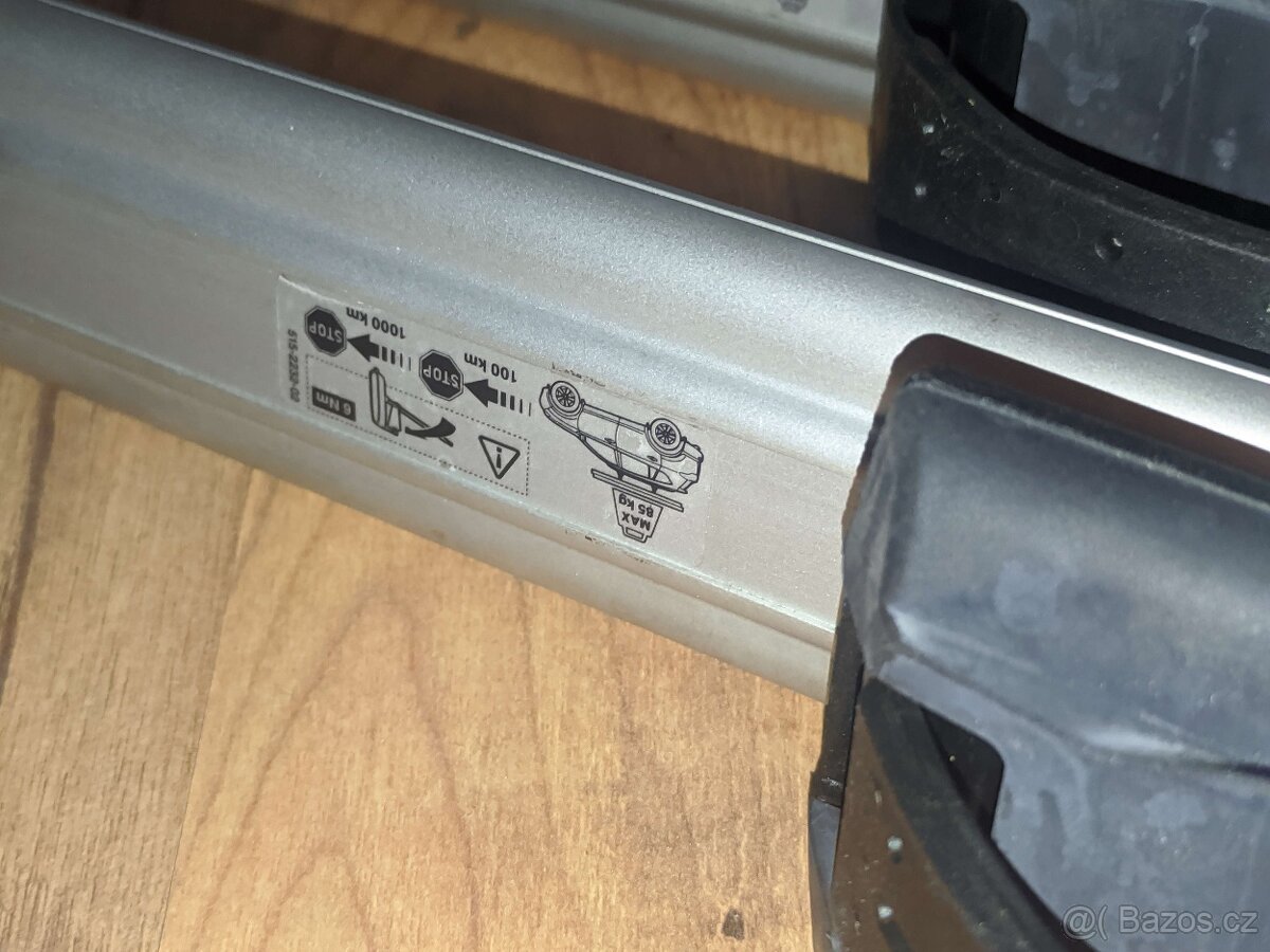 Příčníky a síťka RAV4 originální - 6