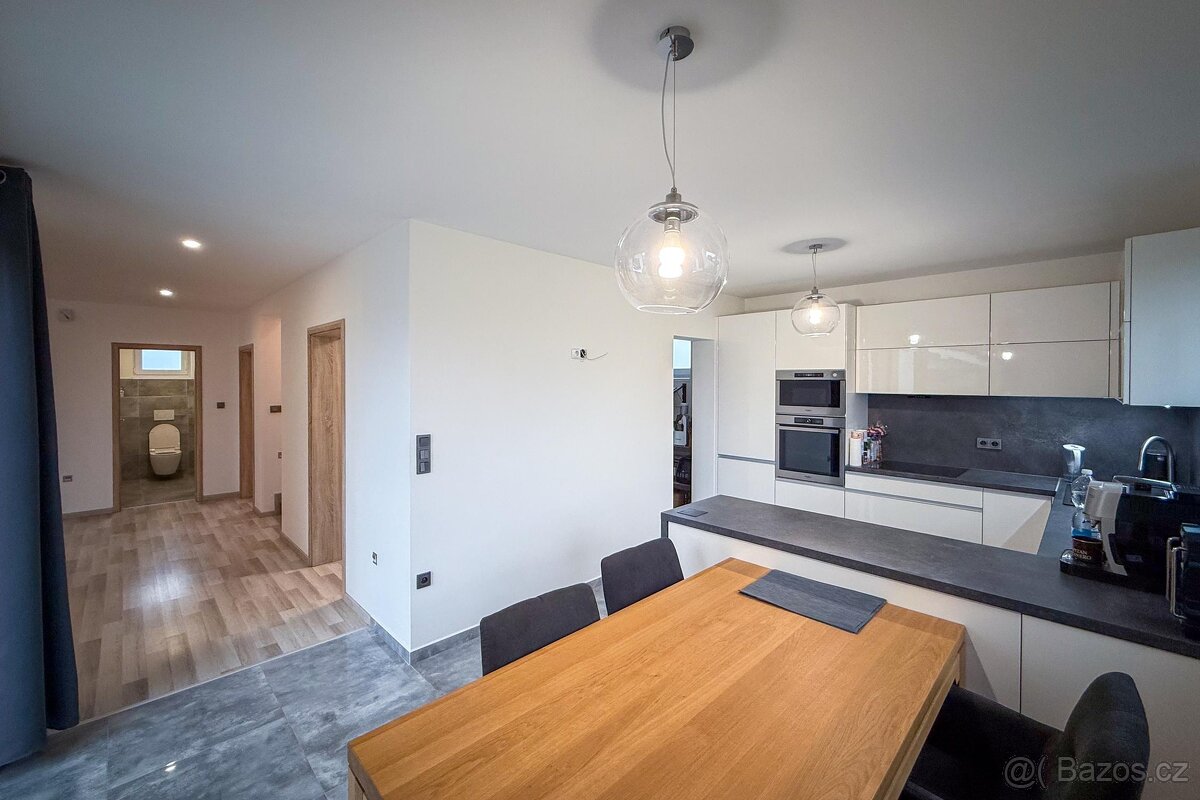 Prodej rodinného domu 7+1, Pohořelice - 6