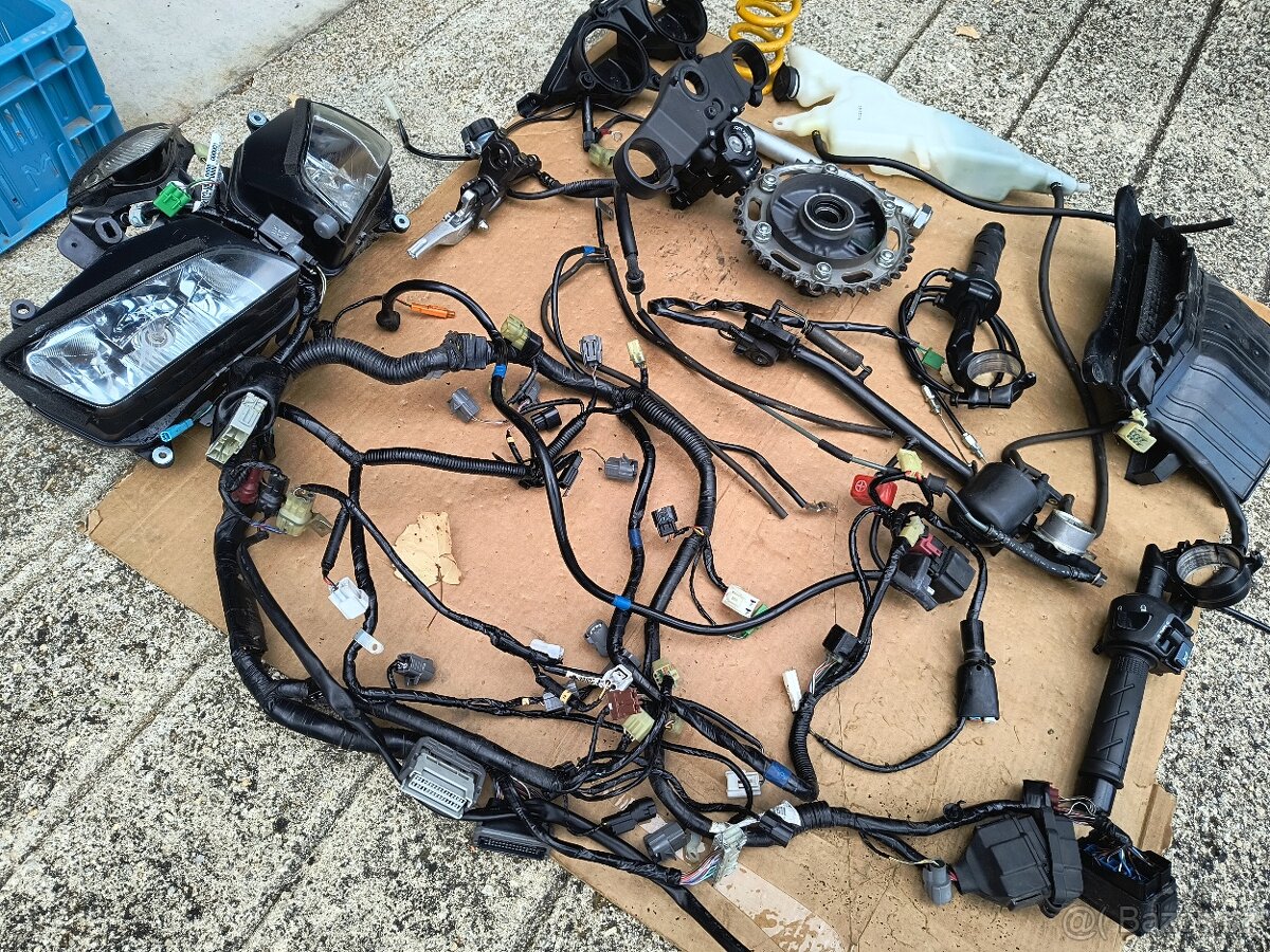 Náhradní díly Cbr 1000rr 2004-05 - 6