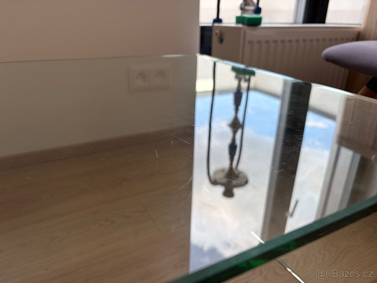 Skleněný konferenční stolek - 6